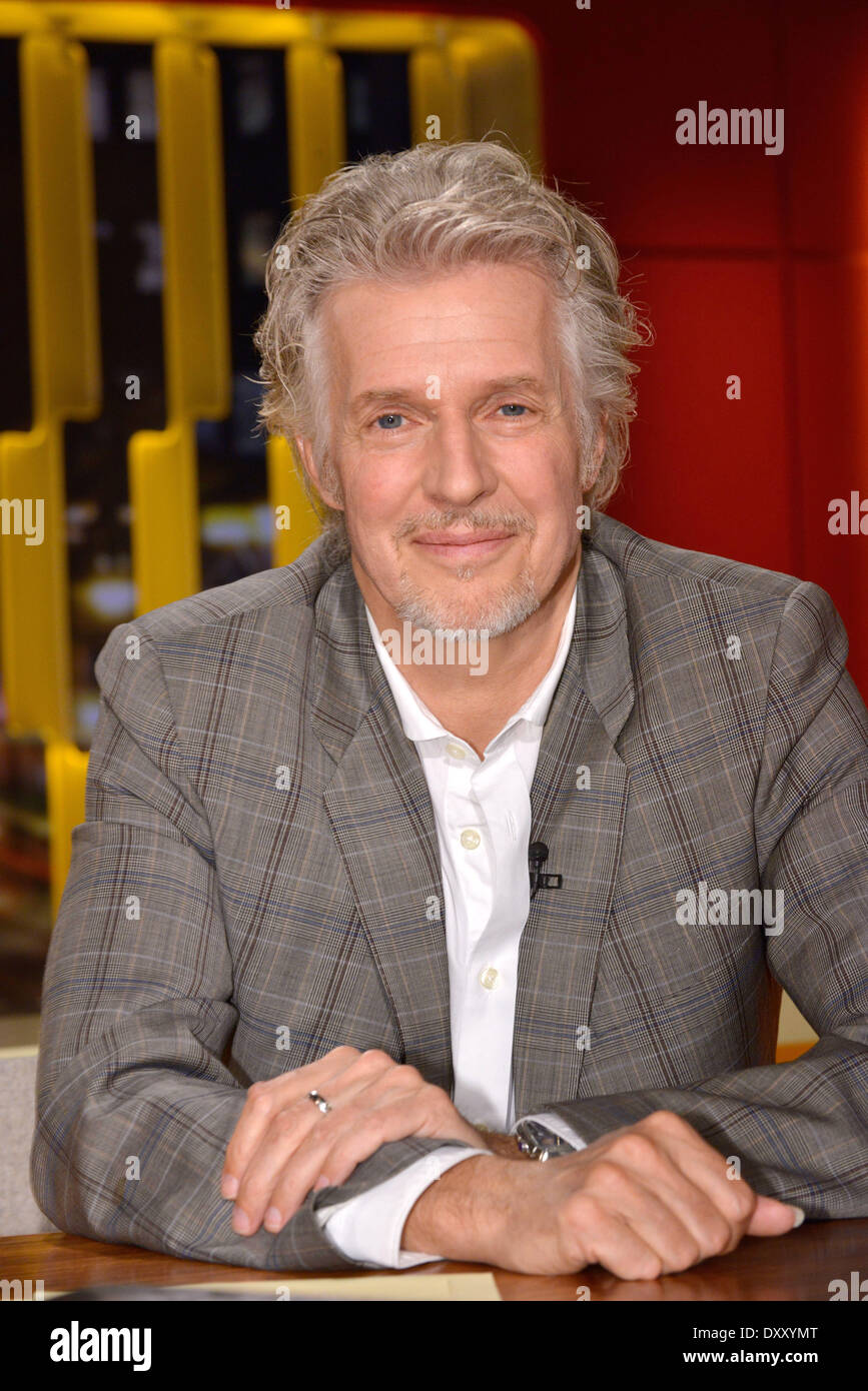 Berlin, Deutschland. 31. März 2014. Deutscher Schriftsteller Frank Schaetzing (Der Schwarm, Breaking News) ist während der Aufnahme die RBB-Talkshow "Thadeusz" in Berlin, Deutschland, 31. März 2014 abgebildet. Die Show wird am 1. April 2014 übertragen. Foto: Karlheinz Schindler/Dpa/Alamy Live News Stockfoto