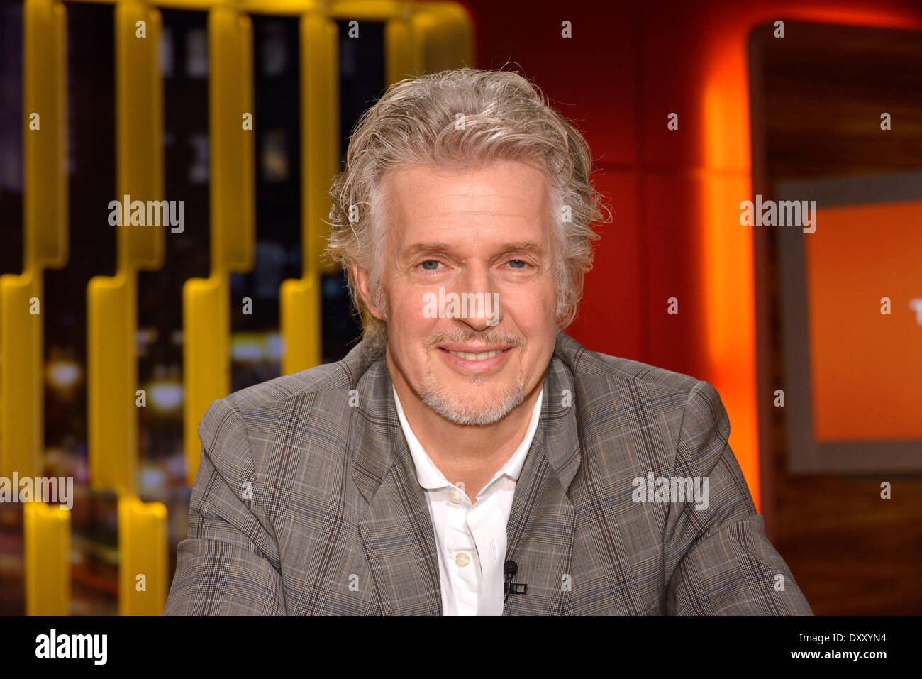 Berlin, Deutschland. 31. März 2014. Deutscher Schriftsteller Frank Schaetzing (Der Schwarm, Breaking News) ist während der Aufnahme die RBB-Talkshow "Thadeusz" in Berlin, Deutschland, 31. März 2014 abgebildet. Die Show wird am 1. April 2014 übertragen. Foto: Karlheinz Schindler/Dpa/Alamy Live News Stockfoto