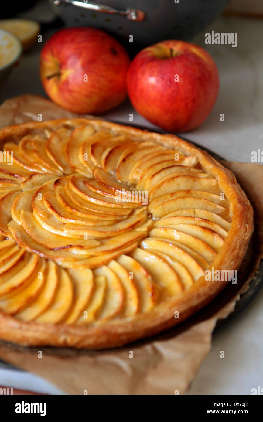 Apfel und Birne-Blätterteig-Tarte Stockfoto