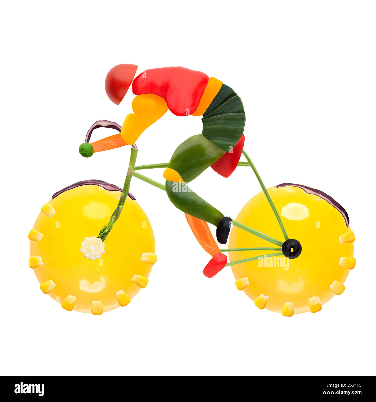 Obst und Gemüse in die Form eines männlichen Radfahrers mit dem Rennrad. Stockfoto