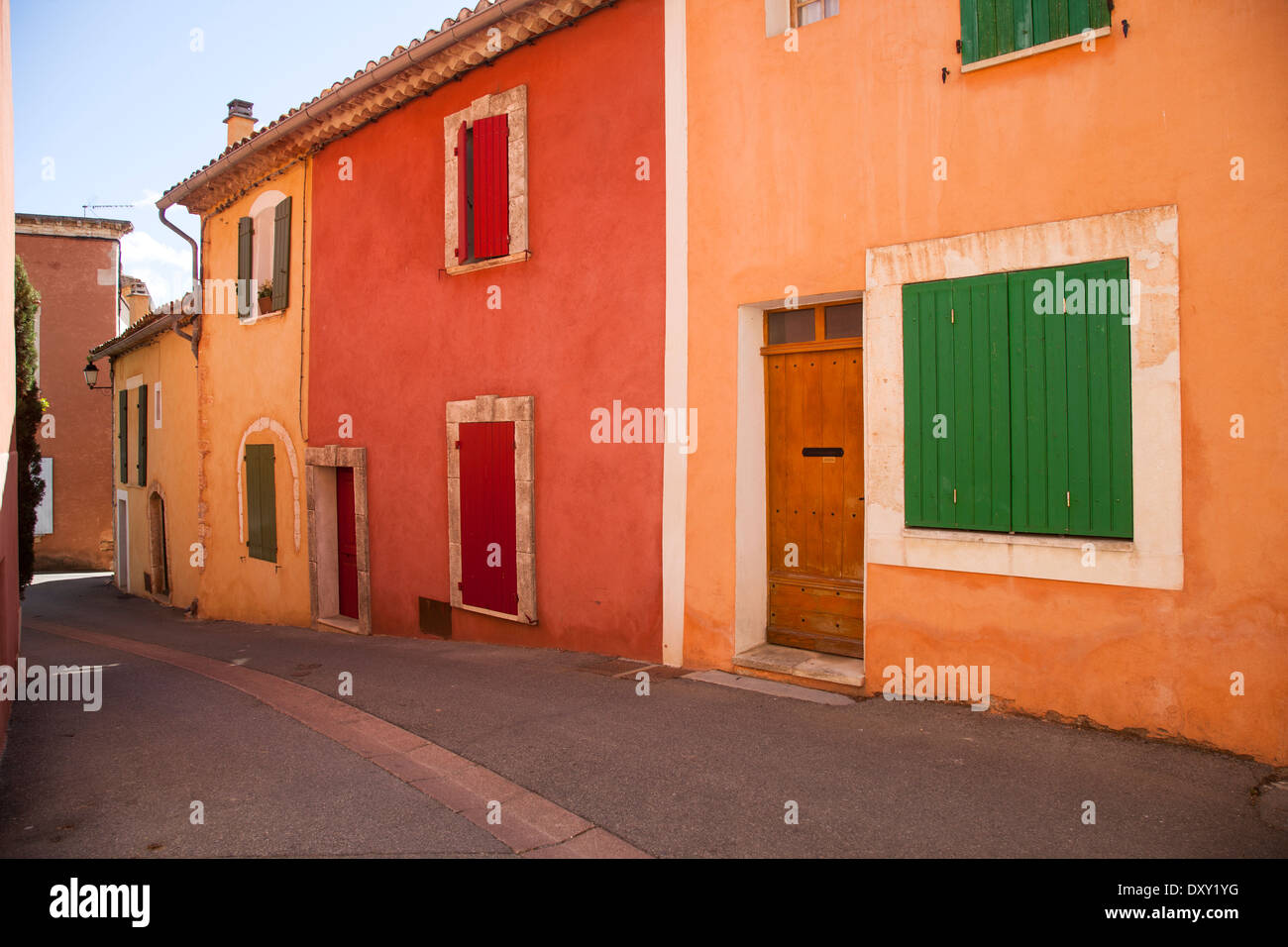 Roussillon Frankreich bunte Dorfhäuser Stockfoto
