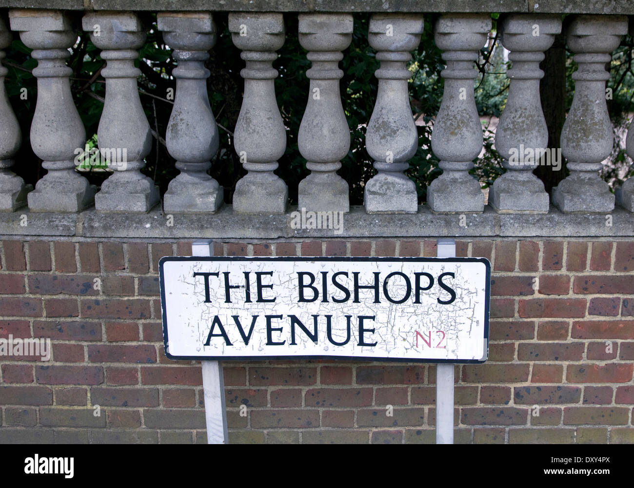 Es gibt zahlreiche leere Villen in The Bishops Avenue, North London ("Millionaires Row") Stockfoto