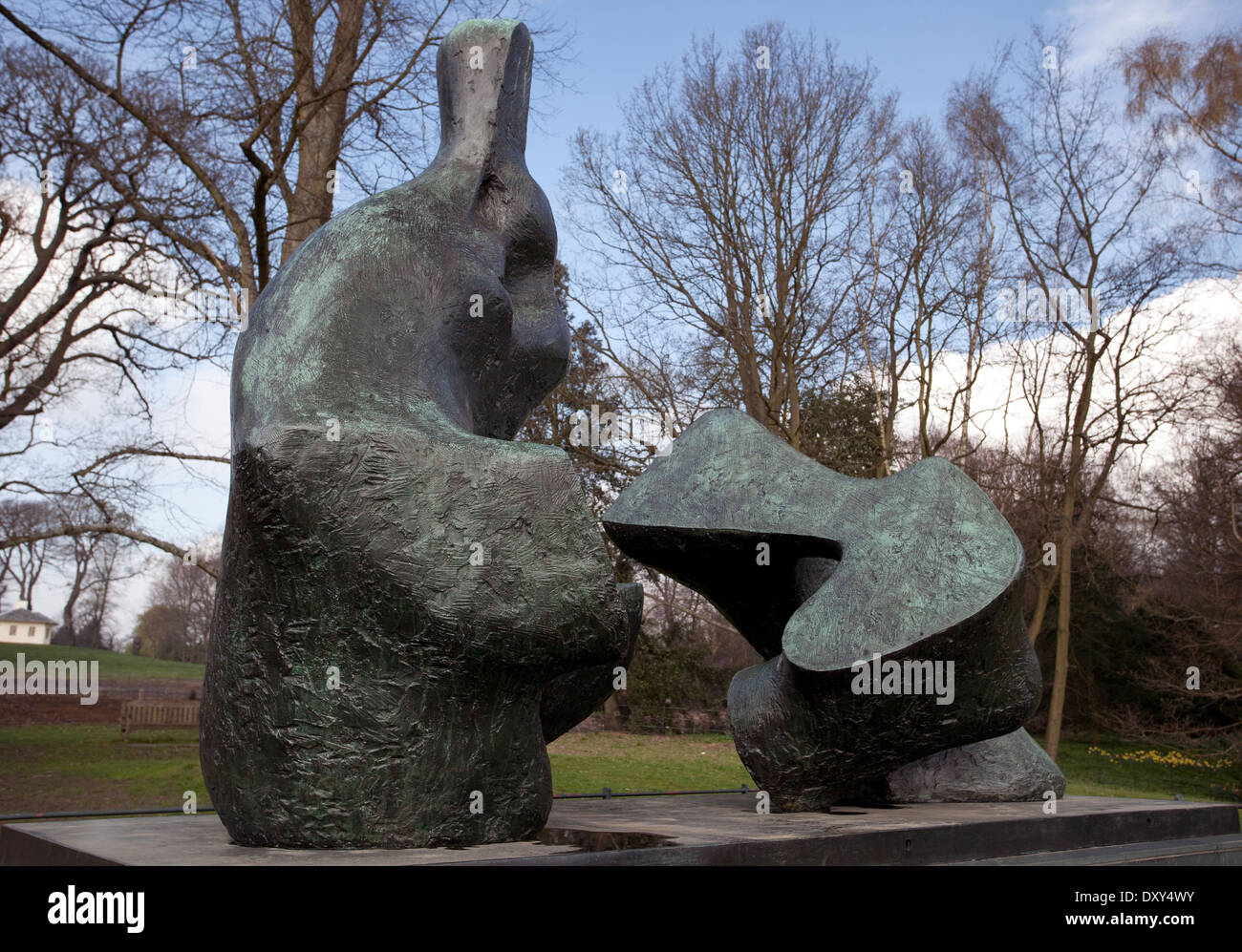 Zwei Stück stützende Abbildung Nr. 5, 1963 / 64 von Henry Moore, Hampstead Heath, London Stockfoto