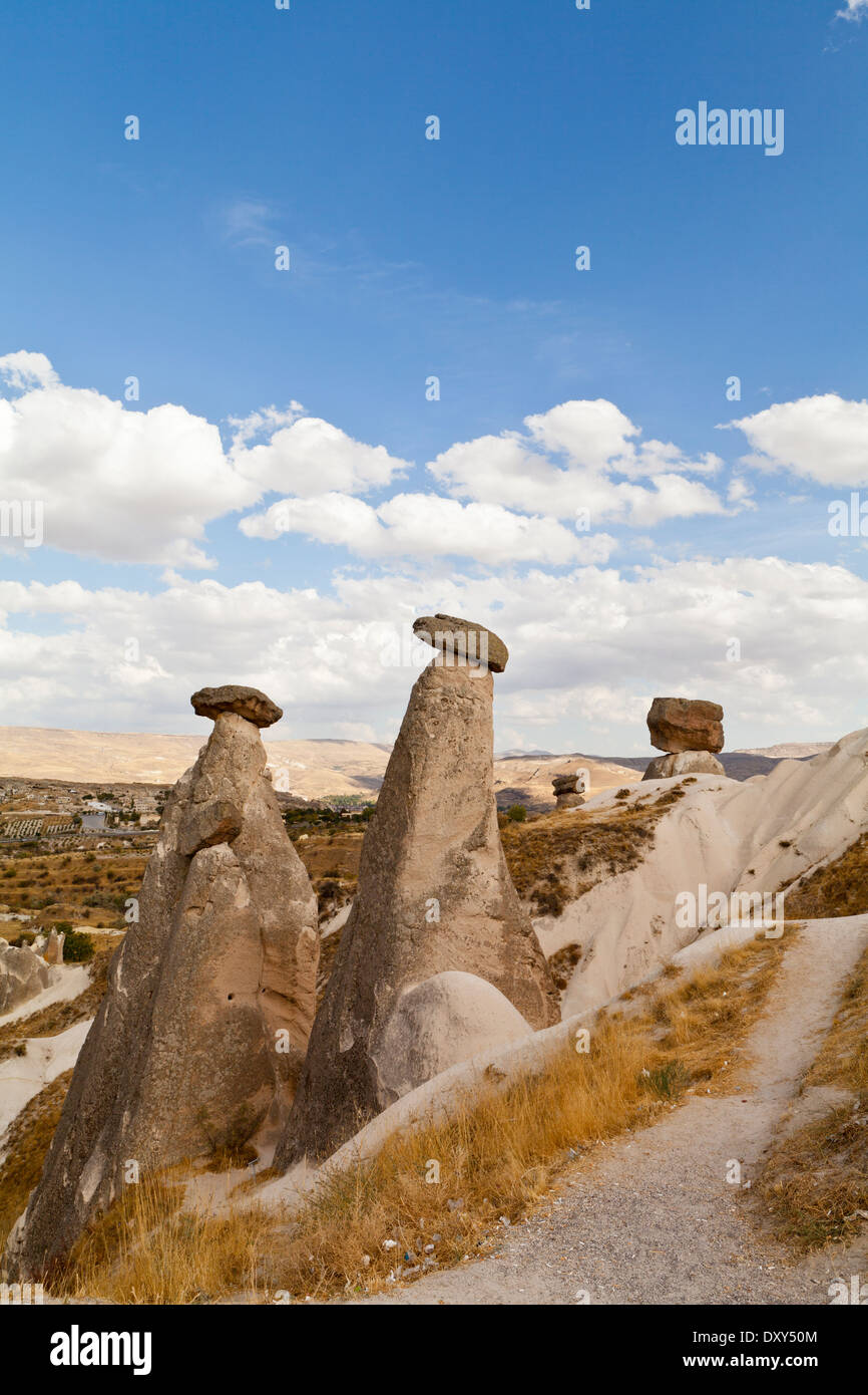 Drei Schönheiten rock Formation in Urgup, Cappadocia Stockfoto