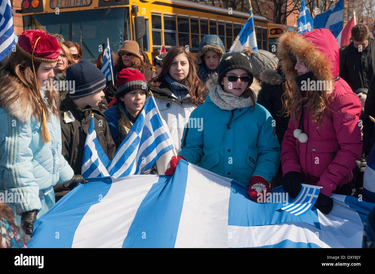 Jährliche Parade in Montreal zum Gedenken an griechischen Unabhängigkeitstag im Parkbereich Erweiterung multikulturellen Stockfoto