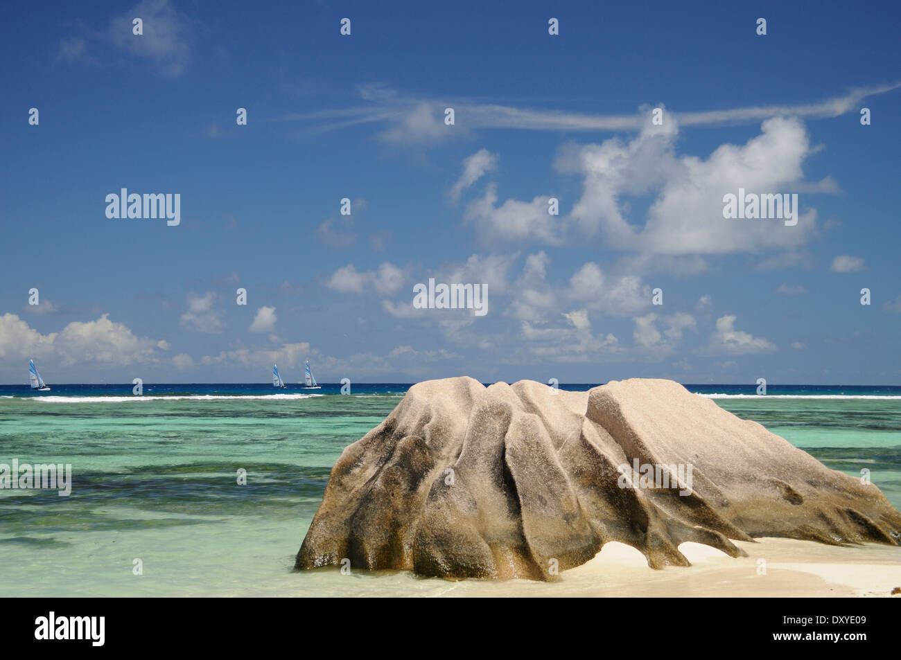 Granitfelsen am Anse Source d ' Argent Strand mit Sand und Lagune von La Digue, Seychellen Stockfoto
