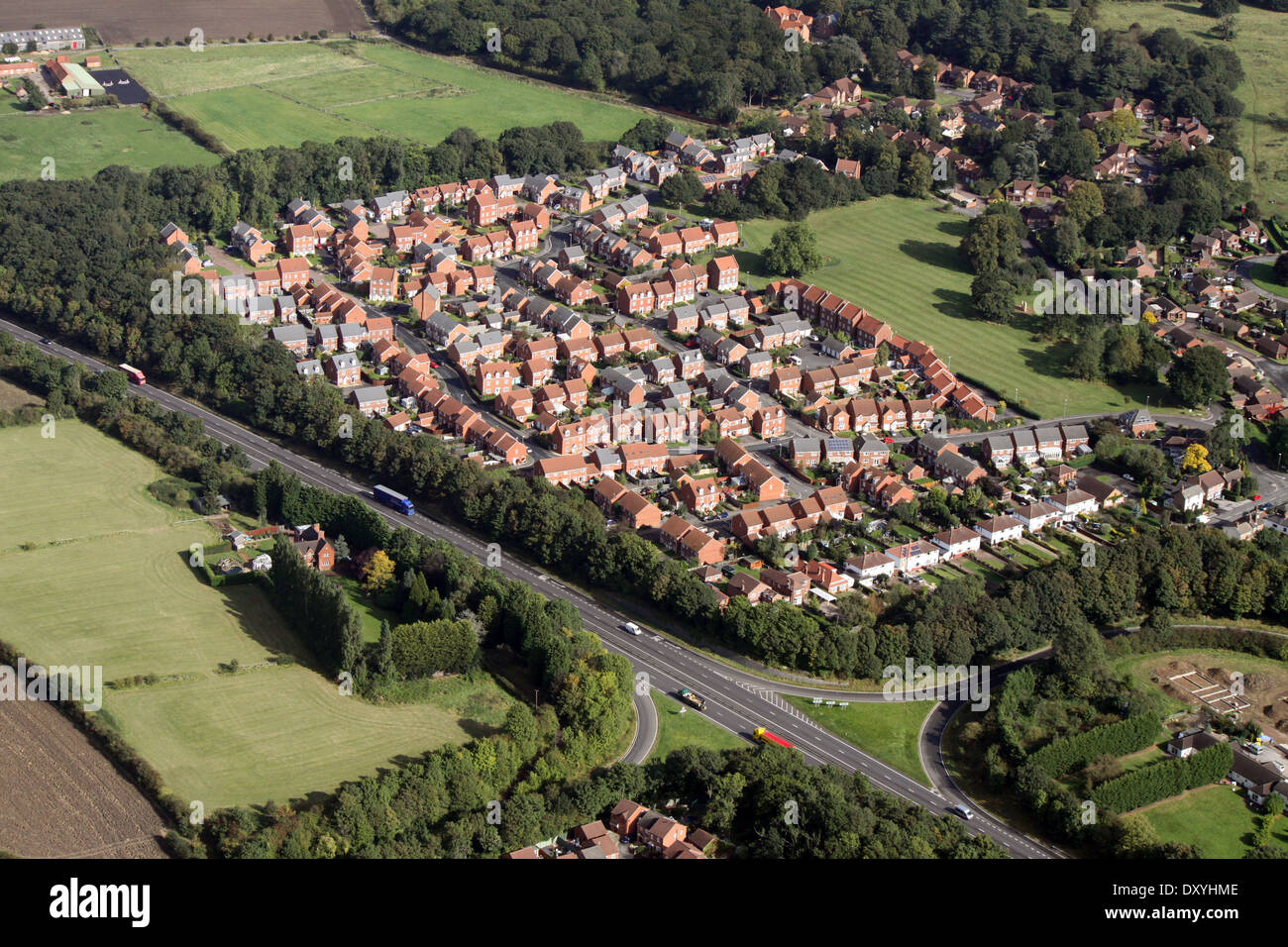 Luftaufnahme des modernen Wohngebiets in England, Großbritannien Stockfoto