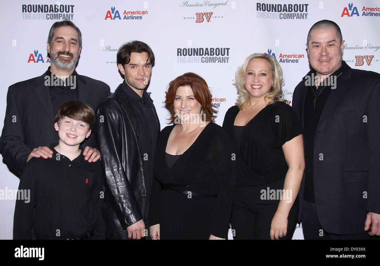 Ken Krugman Mitchell Fink Chris Peluso Anne L Nathan Sally Wilfert Und Merwin Foard Bei Der After Party Fur Eine Nacht Nur Konzert Gala Der Musikalischen Morder Im Studio 54 Statt New York Merwin foard is an american broadway actor. alamy