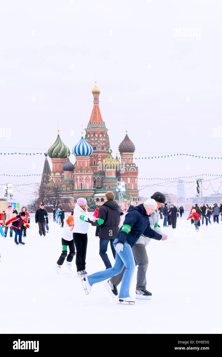Menschen Eislaufen auf dem Roten Platz. Stockfoto