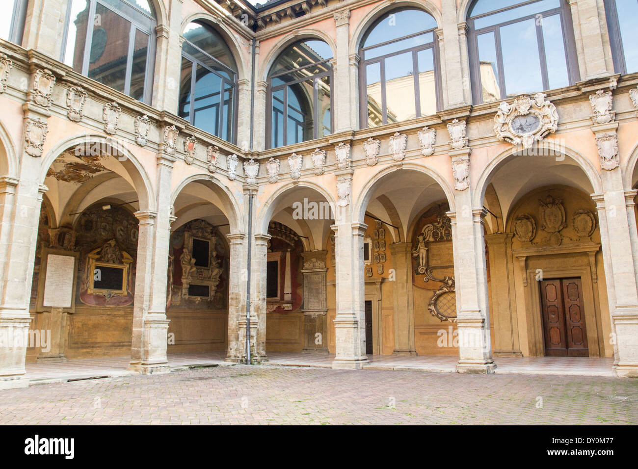 Alte Universität von Bologna und Bibliothek, Emilia Romagna, Italien Stockfoto