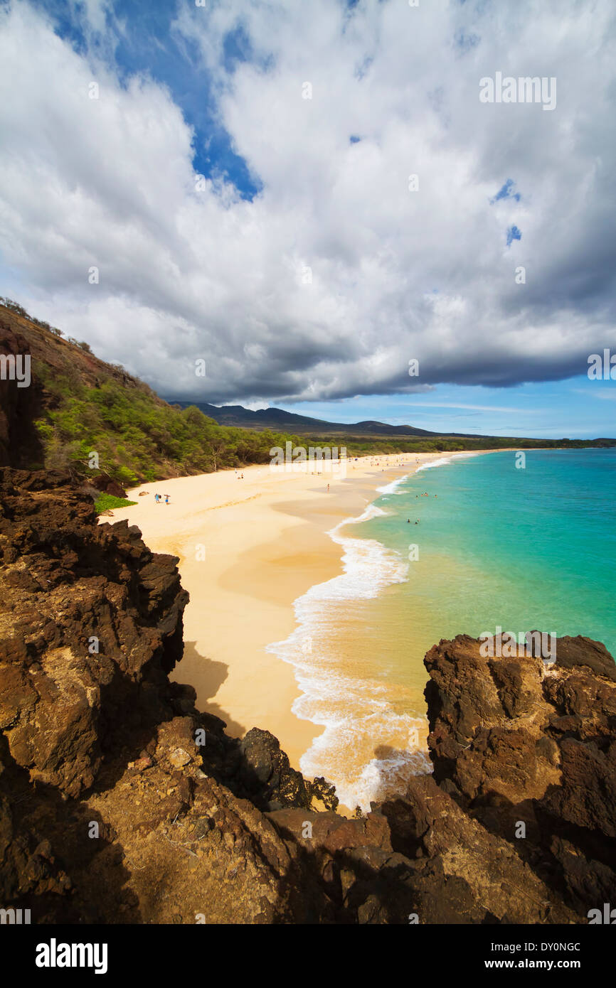 Makena Beach (großer Strand) in Makena Beach State Park; Makena, Maui, Hawaii, Vereinigte Staaten von Amerika Stockfoto