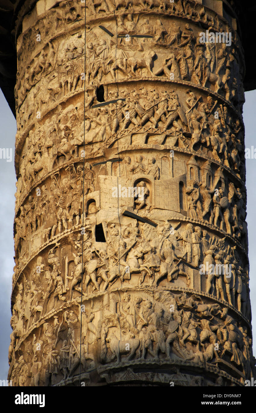Spalte von Marcus Aurelius, 176-192 n. Chr. Darstellung die Siege von Marcus Aurelius gegen die deutschen und die Sarmaten. Rom. Stockfoto