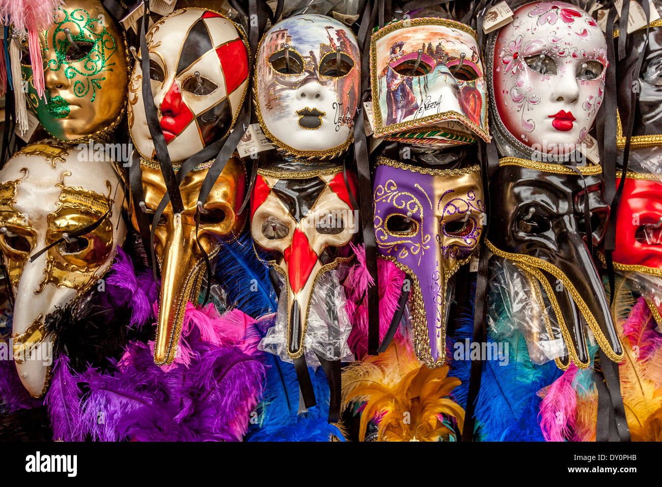 Karnevalsmasken zum Verkauf, Venedig, Italien Stockfoto