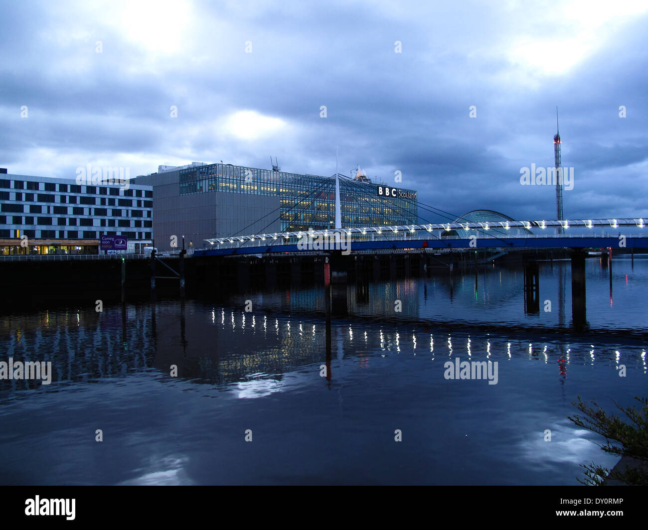 BBC Schottland HQ und Glocken zu überbrücken Glasgow Stockfoto
