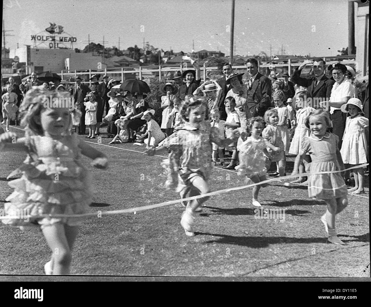 Weihnachtsfeier am Werke, 18.12.1937 / by Sam Hood Stockfoto