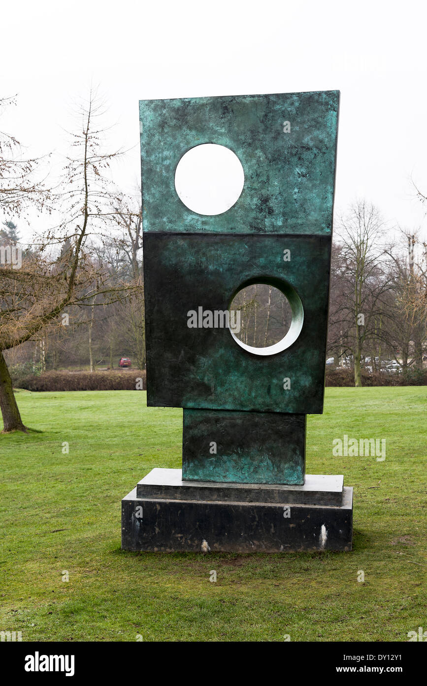 Die Skulptur Quadrate mit zwei Kreisen an Yorkshire Sculpture Park West Bretton Wakefield England Vereinigtes Königreich UK Stockfoto