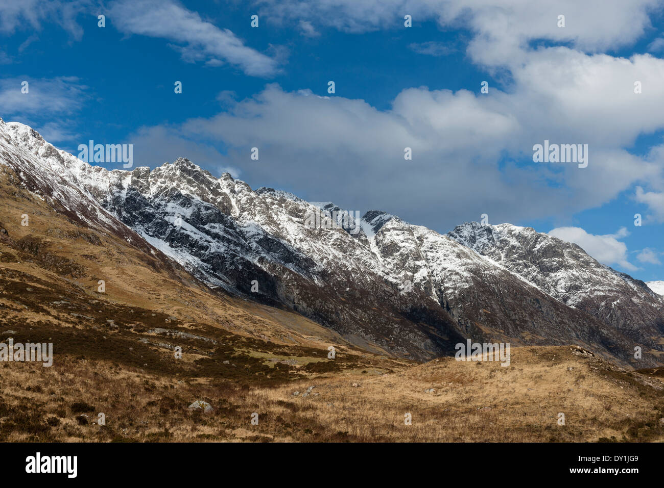 Die Aonach Eagach Bergrücken oberhalb Glen Coe Stockfoto