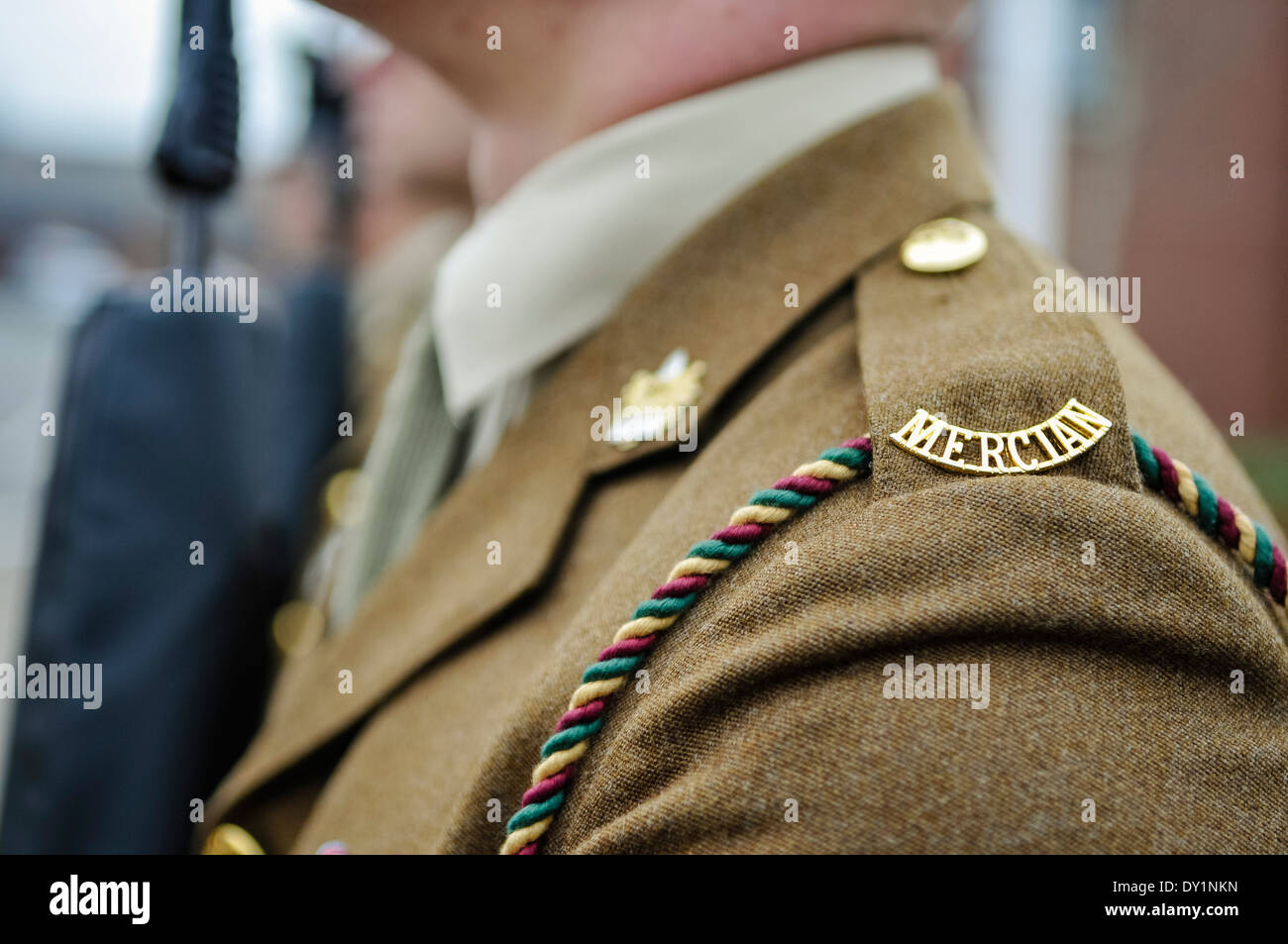 Epilette Abzeichen getragen von einem Soldaten aus dem 2. Batt. Mercian Regiment Stockfoto