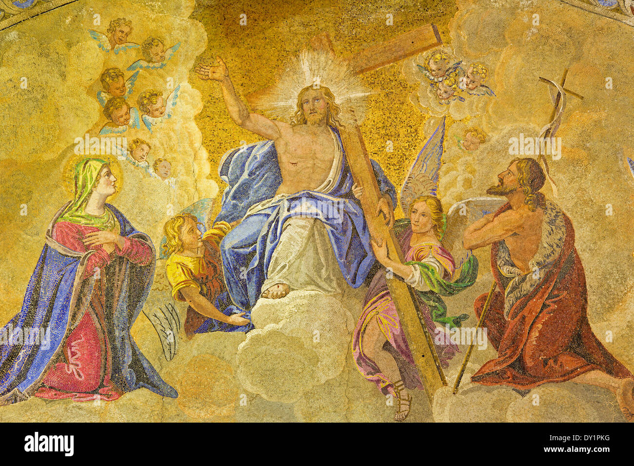 Venedig - Mosaik aus st.-Markus-Kathedrale über dem Hauptportal. Jesus, der König in den Himmel und die hl. Maria und Johannes der Täufer Stockfoto Venedig - Mosaik aus st.-Markus-Kathedrale über dem Hauptportal. Jesus, der König in den Himmel und die hl. Maria und Johannes der Täufer Stockfoto