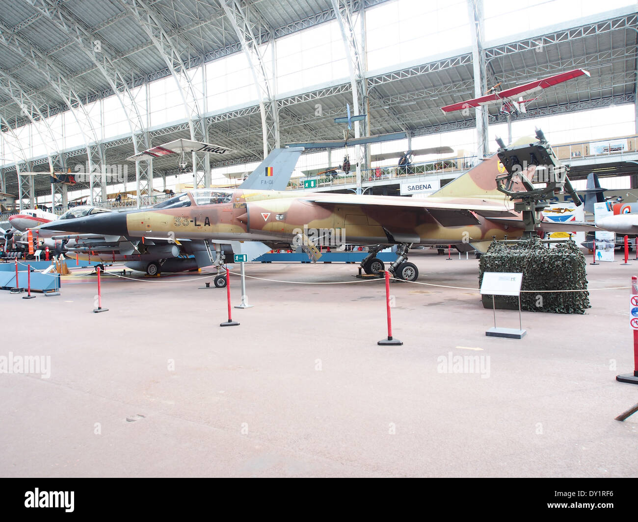 Die Mirage F1 33-LA ist ein in Frankreich gebautes Mehrzweckflugzeug, das von verschiedenen Luftstreitkräften eingesetzt wird. Bekannt für seine Agilität und Geschwindigkeit, wurde er sowohl für Kampfeinsätze als auch für Aufklärungsmissionen eingesetzt. Stockfoto