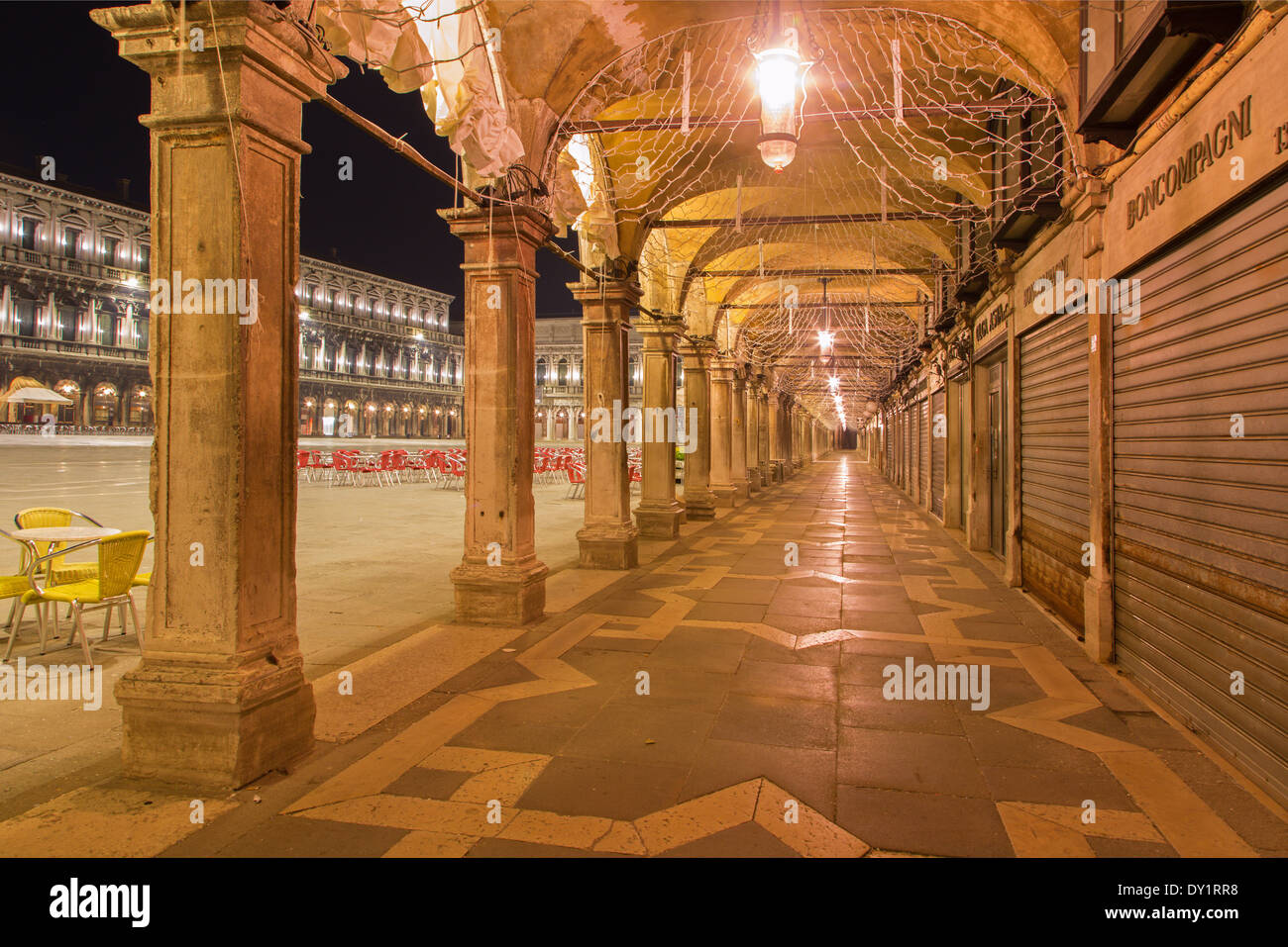 Venedig - Vorhalle von San Marco Square bei Nacht Stockfoto