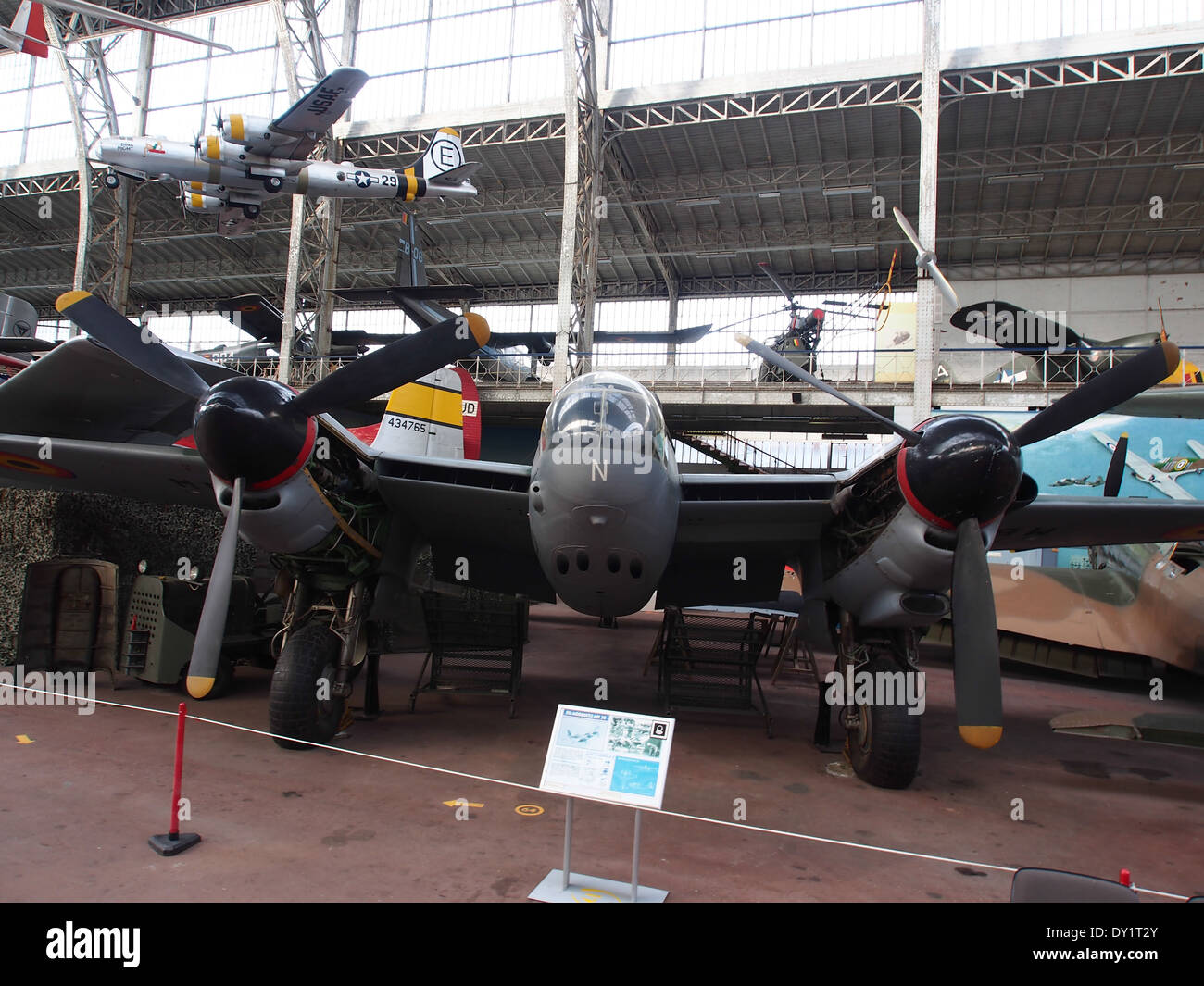 Die de Havilland Mosquito Mk30 war ein vielseitiges britisches Flugzeug, das während des Zweiten Weltkriegs eingesetzt wurde und für seine Geschwindigkeit und Agilität bekannt war. Stockfoto