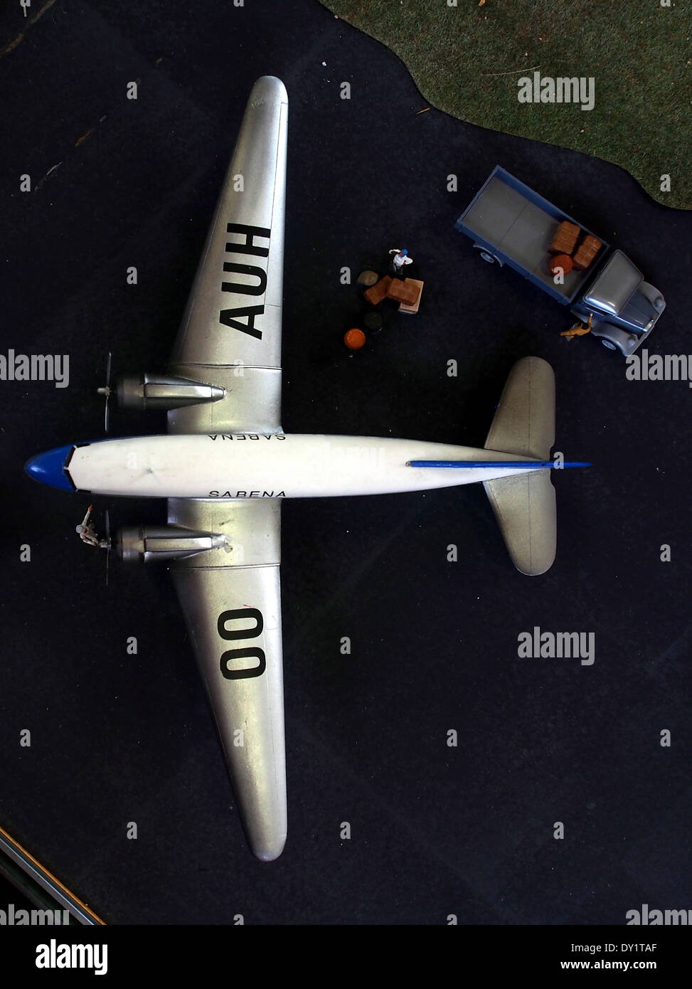 Die Sabena OO-AUH ist eine Boeing 747, die einst von der belgischen Fluggesellschaft Sabena betrieben wurde. Dieses Foto zeigt das in Betrieb befindliche Flugzeug und zeigt die internationalen Flüge der Fluggesellschaft und die globale Reichweite vor der Schließung von Sabena im Jahr 2001. Stockfoto