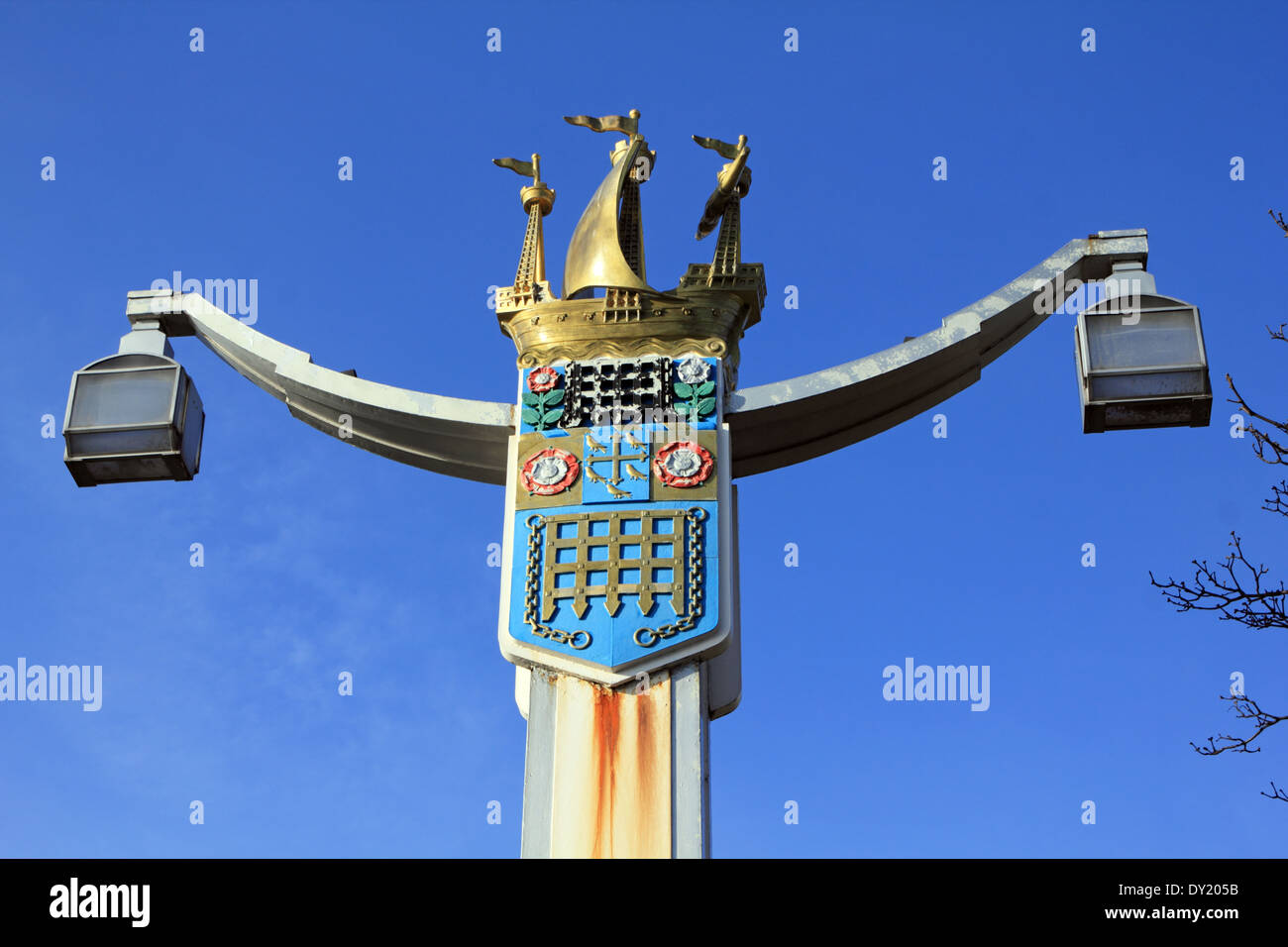 Wappen der Arme auf Chelsea Bridge London UK Stockfoto