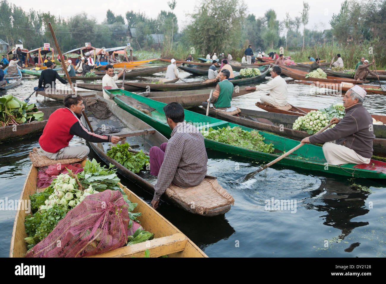 Srinagar, Jammu und Kaschmir, Indien. Schwimmenden Markt, Dal-See Stockfoto