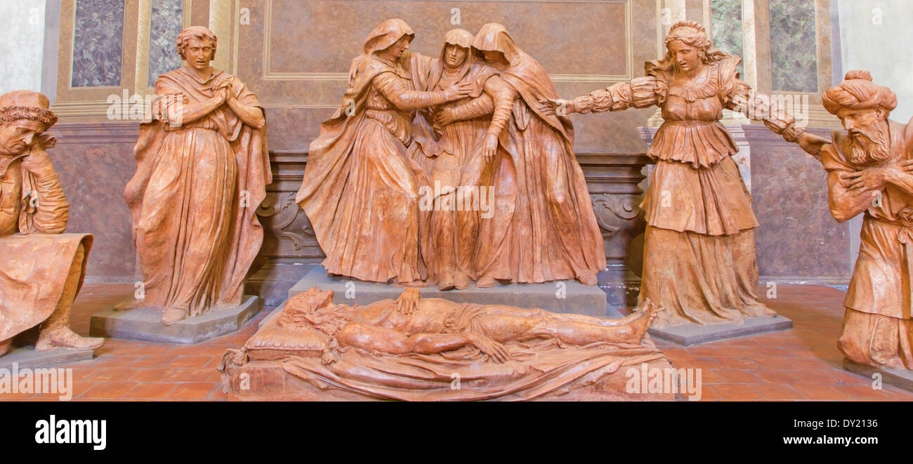 Bologna - Statue von Statuengruppe der Trauer über die toten Christus in Terrakotta von A. Lombardi im Dom - St. Peterskirche Stockfoto