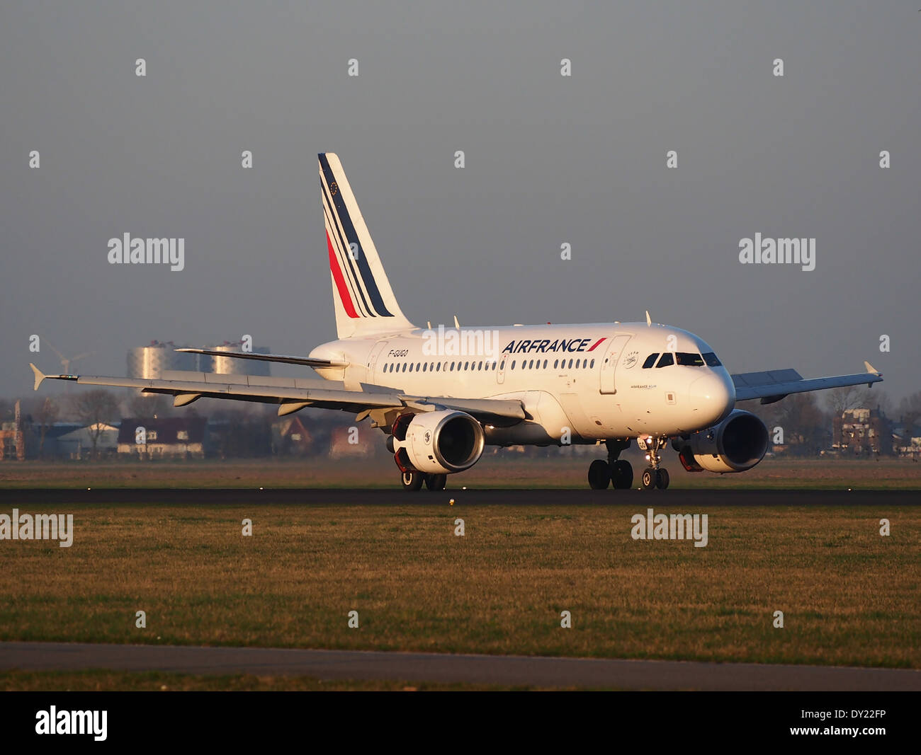 F-GUGO Air France Airbus A318-111, Landung auf dem Flughafen Schiphol (AMS - EHAM), Niederlande, pic1 Stockfoto