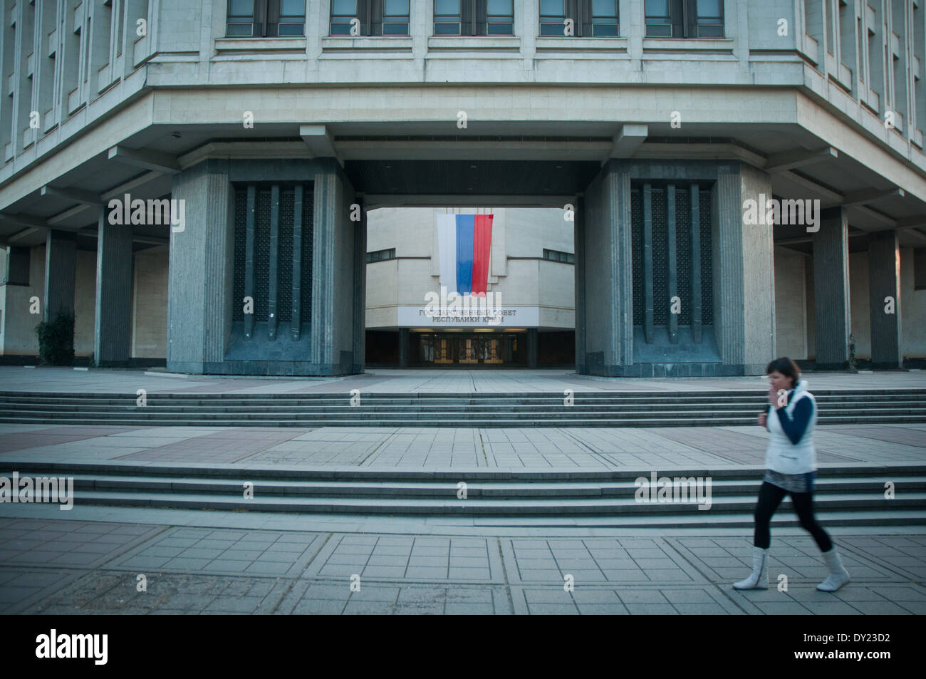 Oberster Rat der Krim in Simferopol - Parlament der autonomen Republik der Krim mit russischer Flagge nach der Krim-Krise Stockfoto