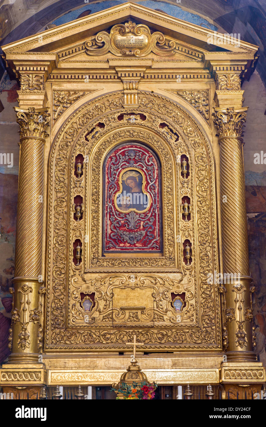 Bologna - Altar der Kapelle Cappella della Compagnia della Consolazione aus dem 17. Jhdt. in der Kirche San Giacomo Maggiore. Stockfoto