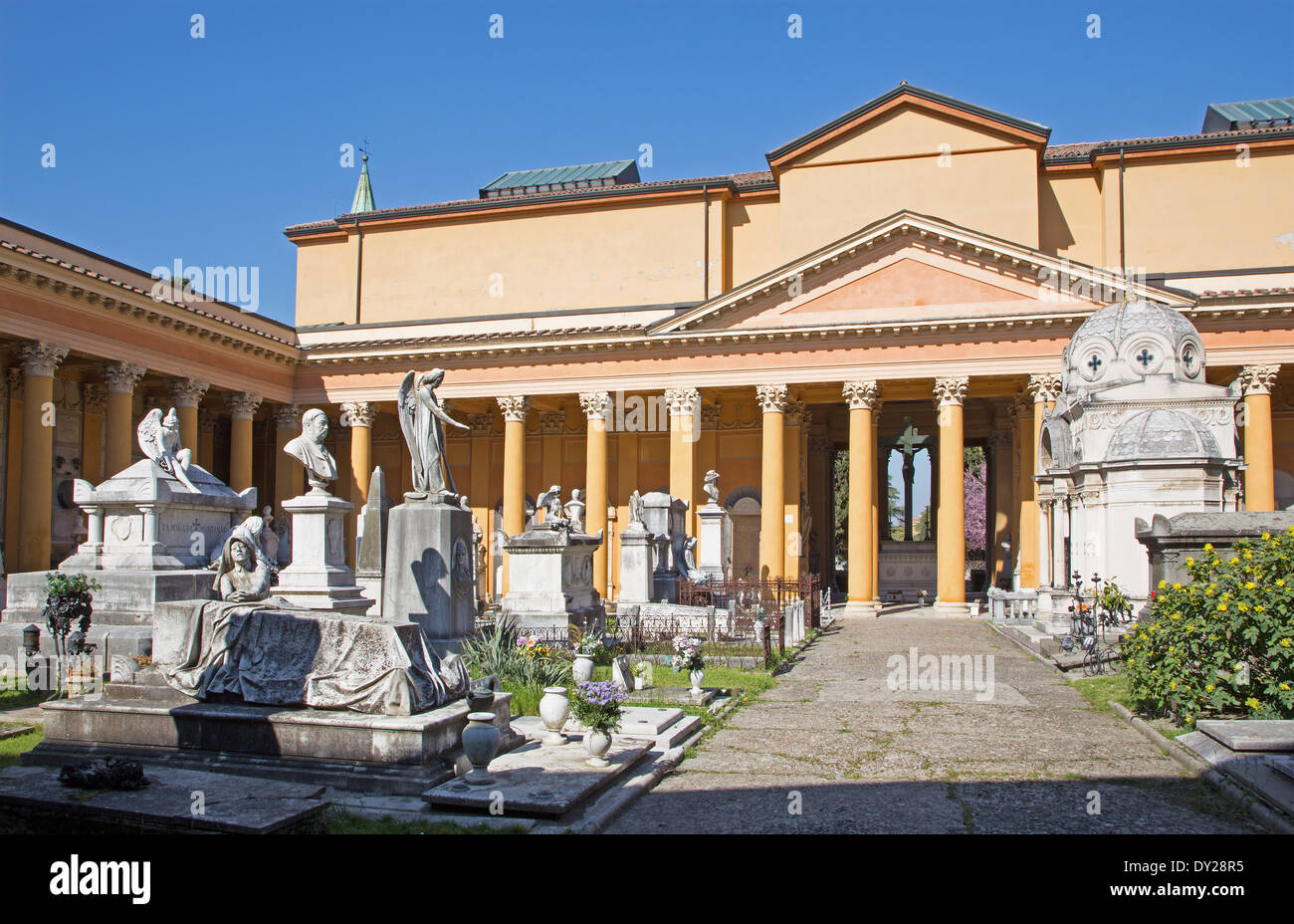 BOLOGNA, Italien - 17. März 2014: Alter Friedhof (Certosa) von St. Girolamo Kirche. Stockfoto