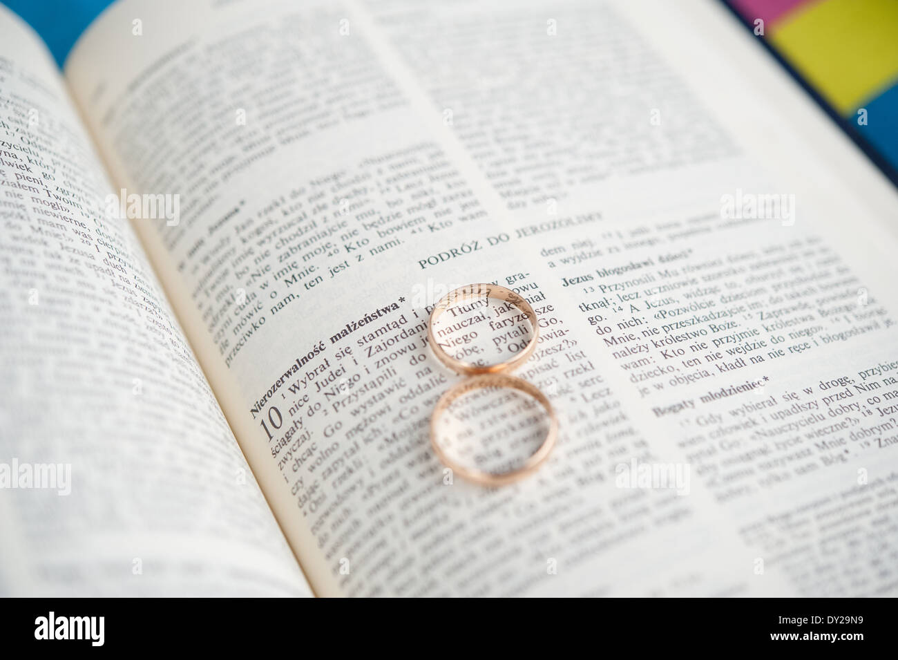 Zitat von der polnischen Bibel Stockfoto