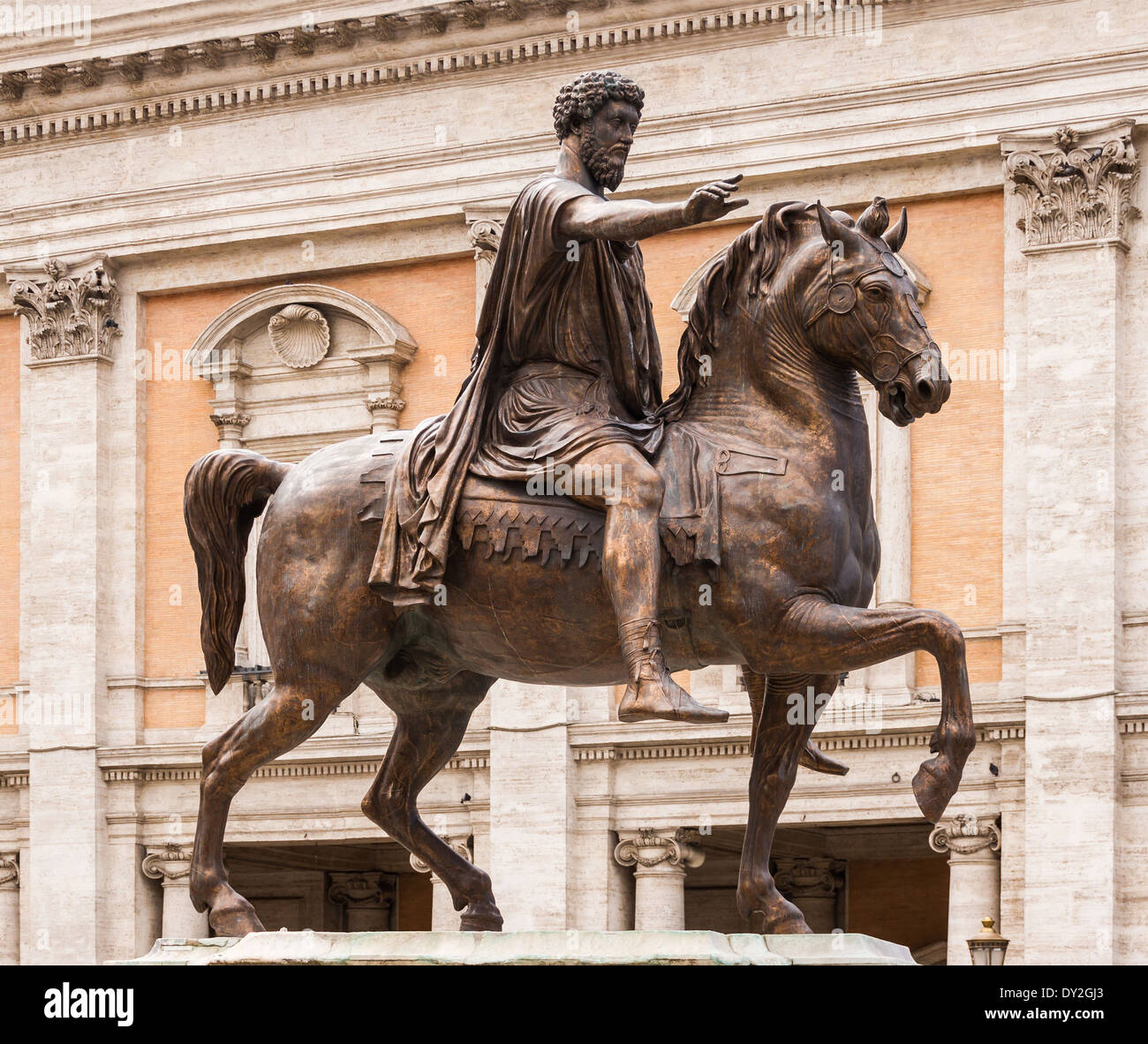 Die Replik der Statue von Marc-Aurel, Piazza del Campidoglio, Rom, Italien. Stockfoto