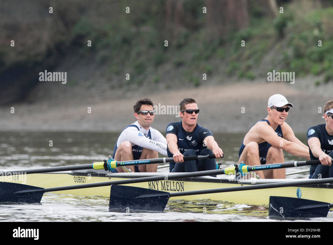 04.04.2014 Themse, London, Vereinigtes Königreich Praxis Ausflug von Oxford University Boat Club Blue Boot in Vorbereitung für die Universitäten Regatta am Sonntag, 6. April 2014. Stockfoto