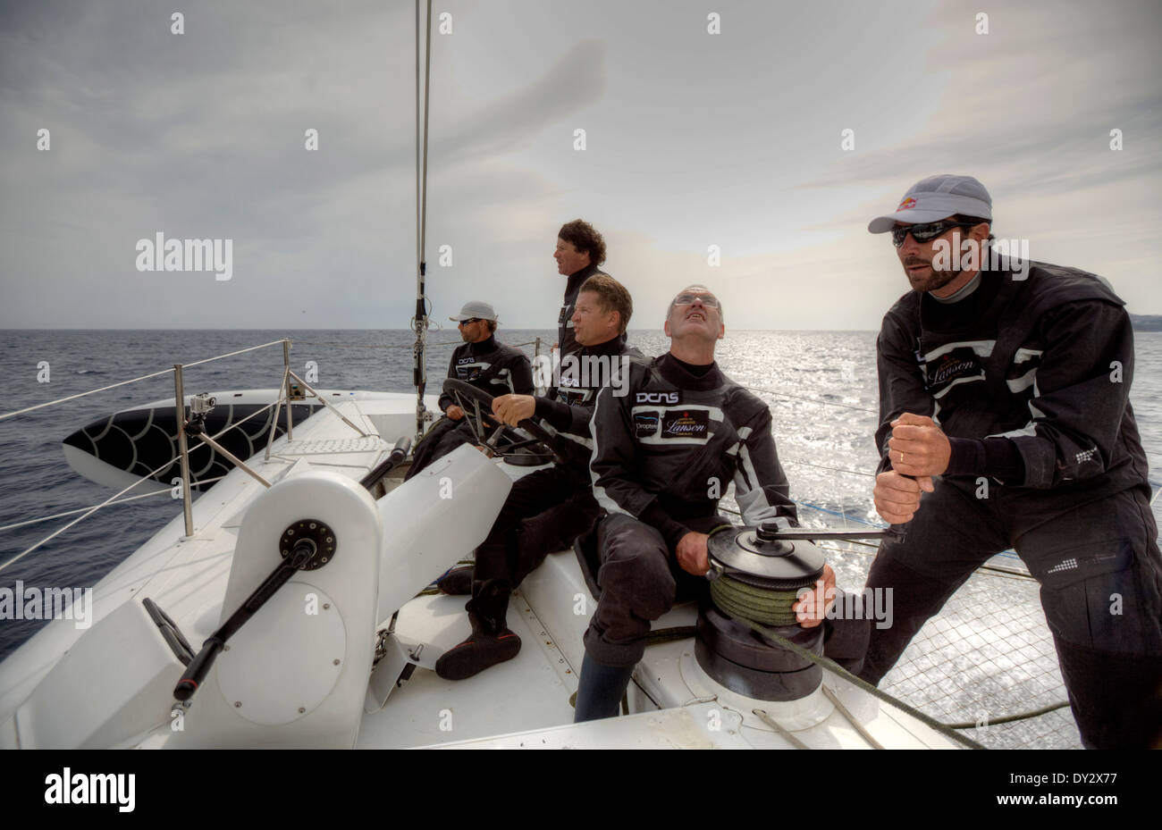An Bord Hydroptere DCNS Alain Thebault und seine Crew (Yves Parlier, Jean le Cam, Jacques Vincent, Luc Alphand) während die Tannen Stockfoto