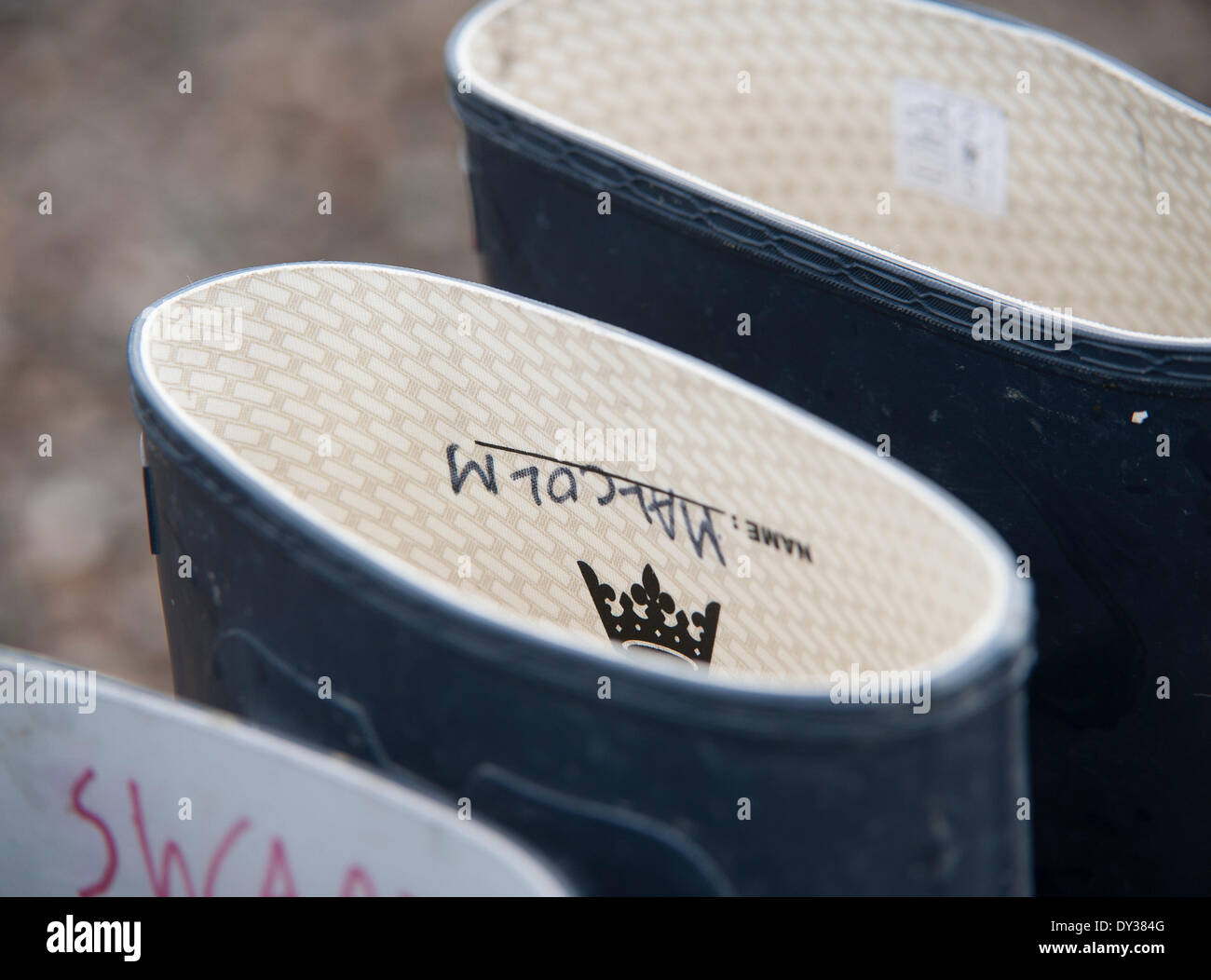 Putney, London UK. 5. April 2014. Oxford Universität Präsident Malcolm Howard Wellies während der University Boat Race Tag vor dem Rennen. Bildnachweis: Aktion Plus Sport/Alamy Live-Nachrichten Stockfoto