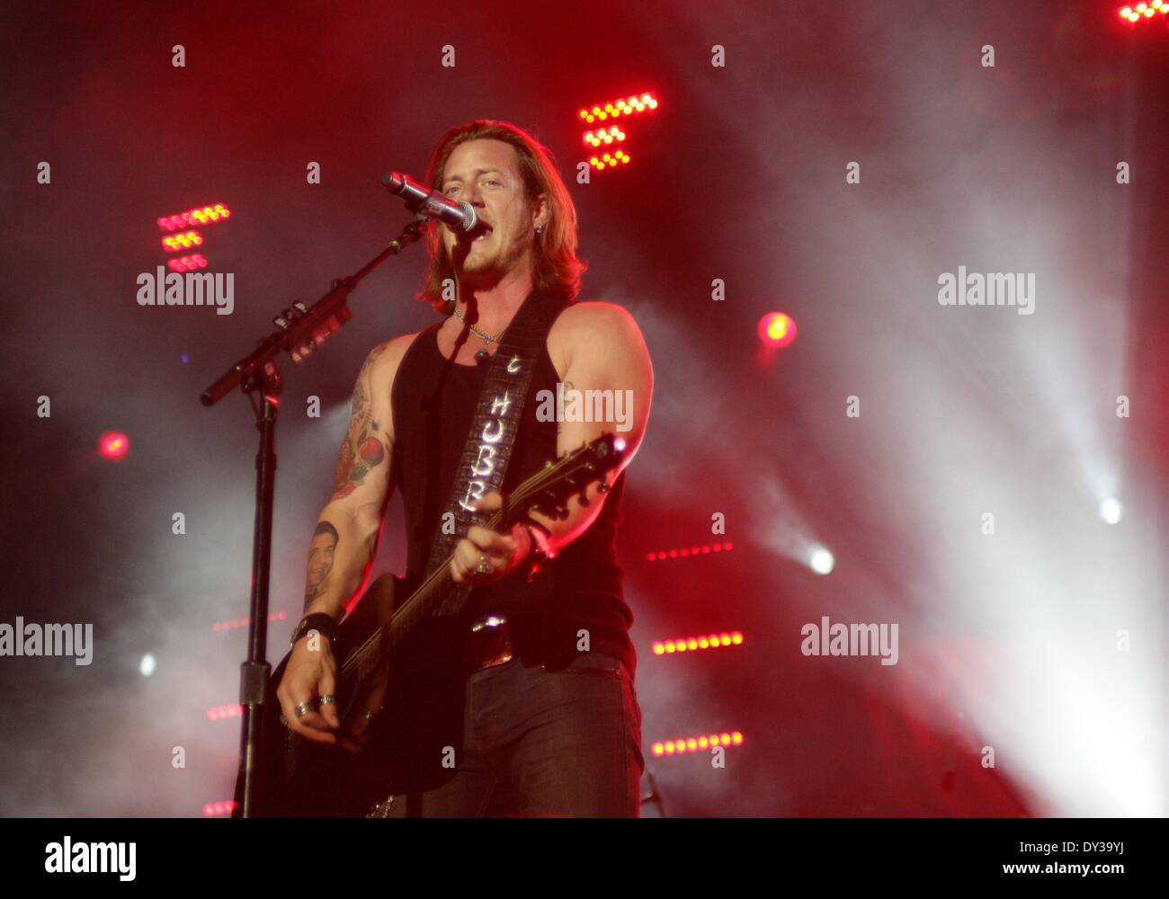 Las Vegas, NV, USA. 4. April 2014. Tyler Hubbard, Florida Georgia Line The LINQ in Anwesenheit für 2nd Annual ACM-Party für ein Ursache-Festival - Fr, Las Vegas, NV 4. April 2014. Bildnachweis: James Atoa/Everett Collection/Alamy Live-Nachrichten Stockfoto