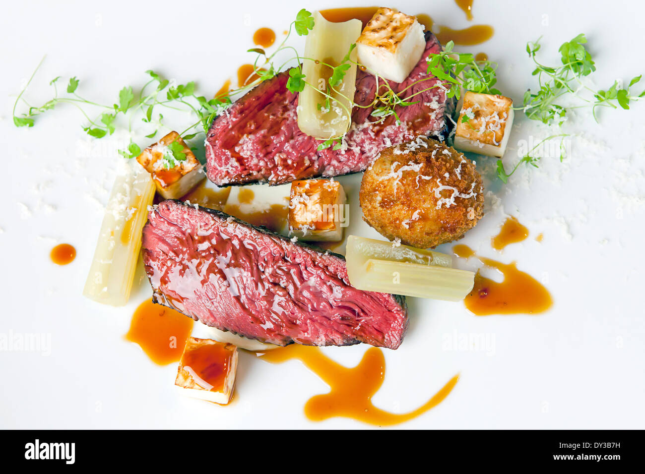 Wunderschön präsentiert Restaurant Qualität selten steak Stockfoto
