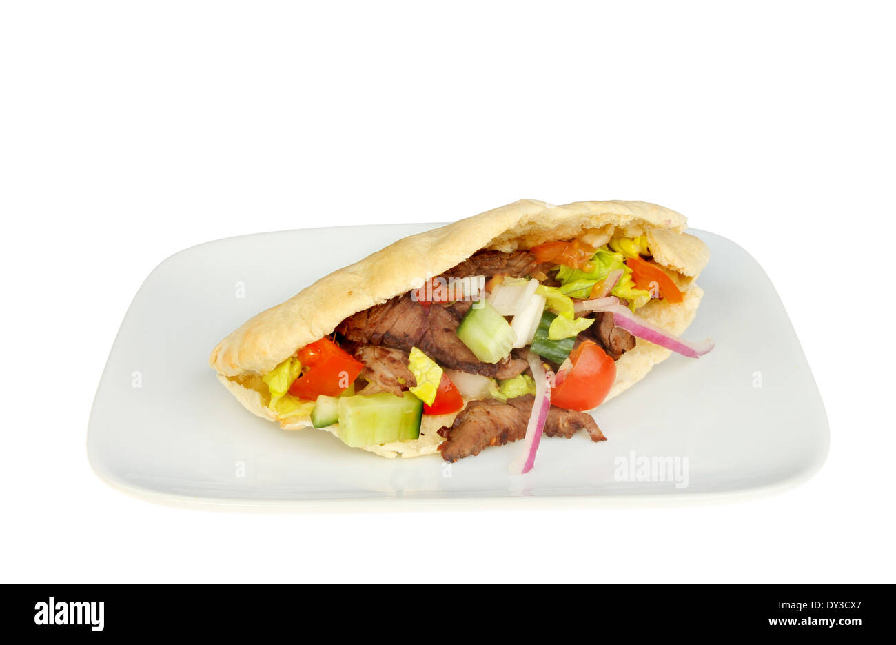 Donner Stil Kebab auf einer Platte isoliert gegen weiß Stockfoto