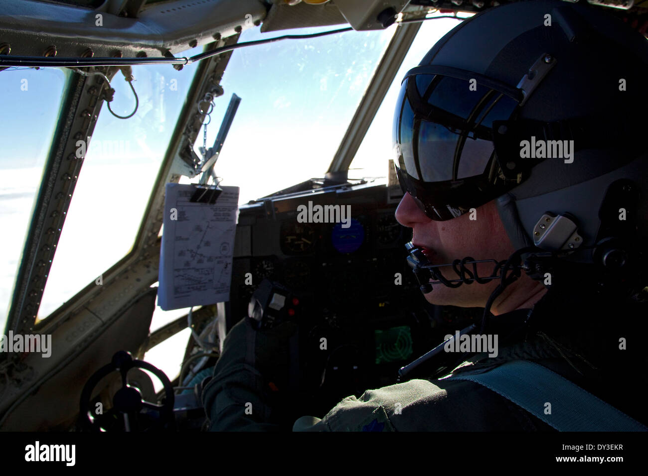 US-Militär Pilot im Cockpit fliegen C130 bis zum Südpol, Antarktis Stockfoto