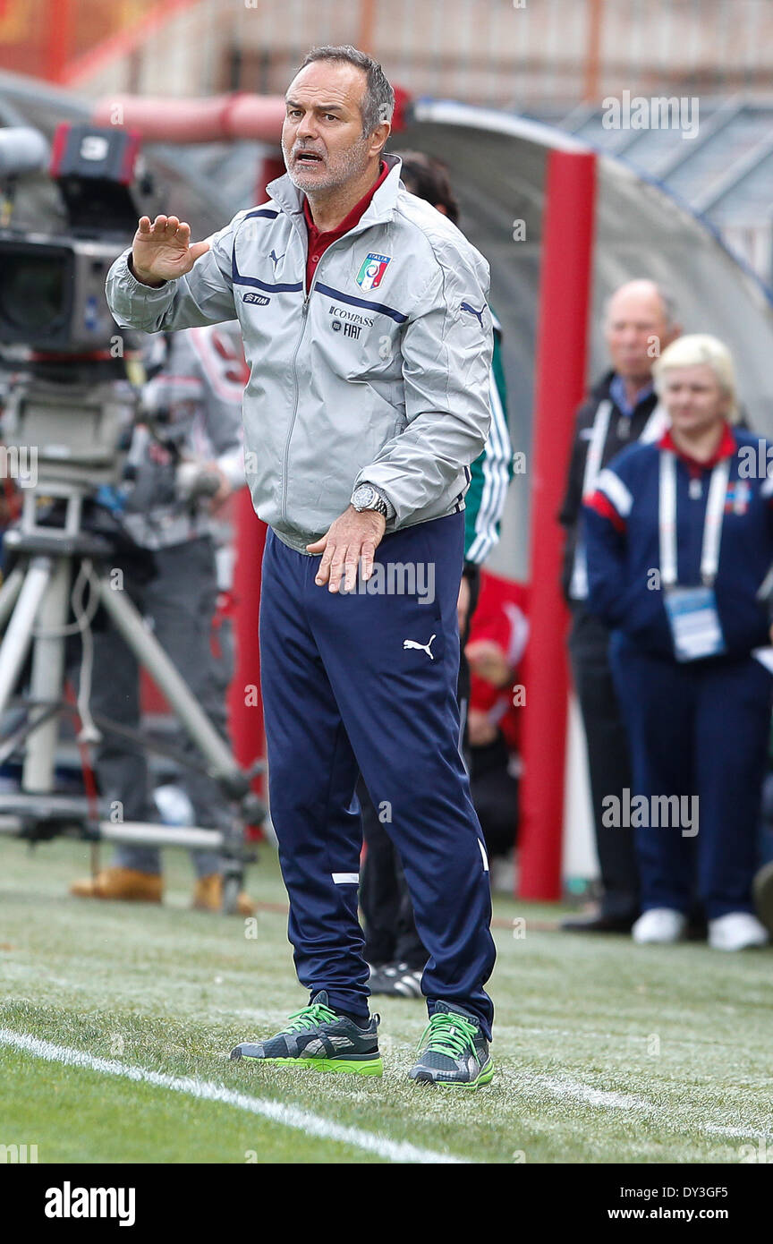 Vicenza, Italien. 5. April 2014. FIFA Frauen WM-Quali Spiel Italien gegen Spanien. Bild zeigt Antonio Cabrini Italiens Trainer © Action Plus Sport/Alamy Live News Stockfoto