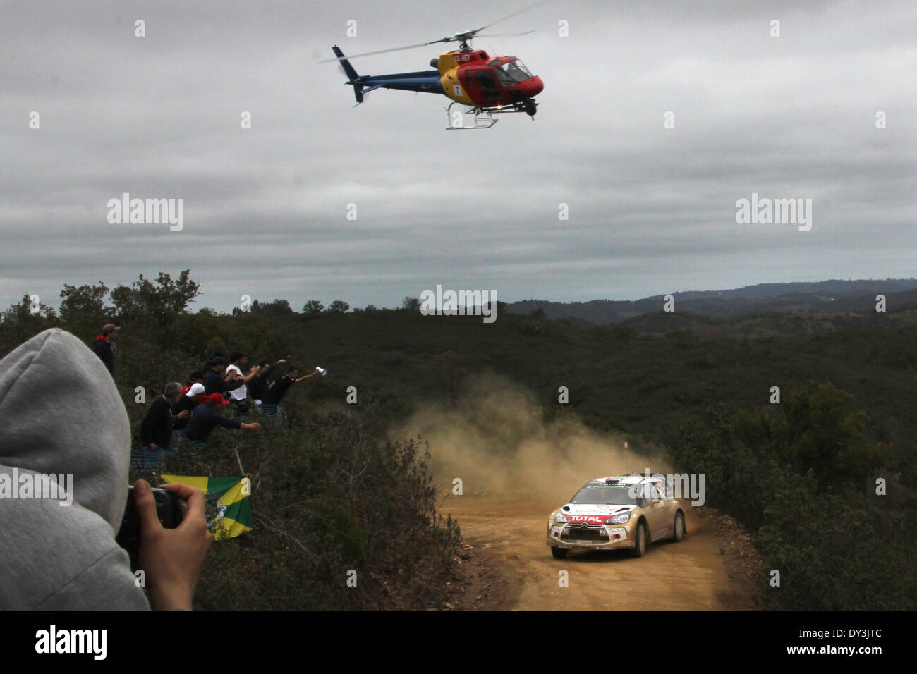 Algarve, Portugal. 5. April 2014. 2014 WRC Rallye Portugal, in den Bergen oberhalb der Algarve an der südlichen Küste Portugals statt. Mads Ostebrg (NOR) und Jonas Andersson (SWE) - Citroen DS3 WRC Credit: Action Plus Sport/Alamy Live News Stockfoto
