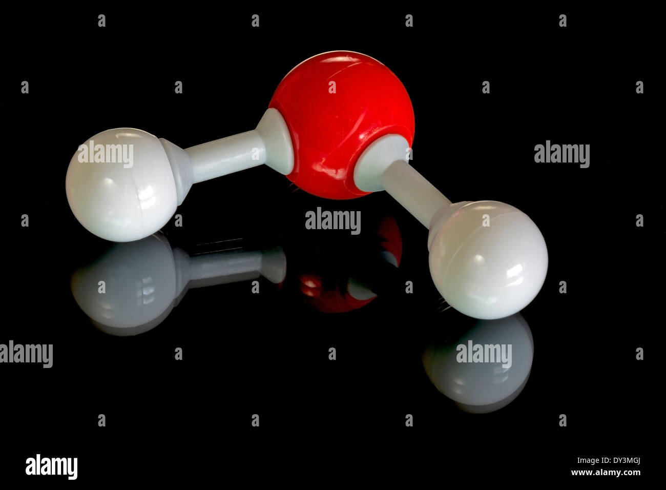 Molekulares Modell eines Atoms Wasser H2O Stockfoto