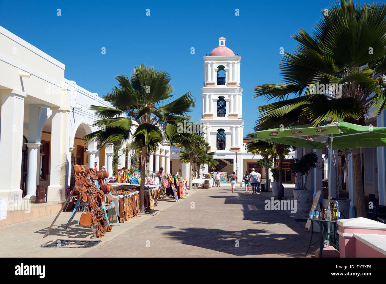 Koloniale Dorf mit Manaca Iznaga Turm Pueblo Estrella Cayo Santa Maria Kuba zu verspotten Stockfoto