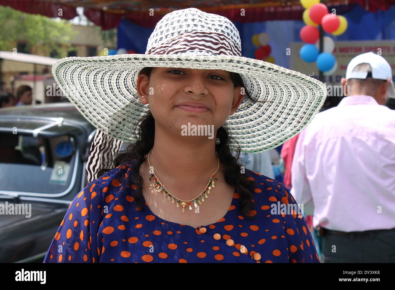 Bankpore, Patna, Bihar, Indien, 6. April 2014. Patna erlebt das 3. Jahrgang & Classic Car Event im Bankpore Club. Es war ein Vergnügen zu beobachten, die Vintage & Classic Veranstaltung Rollen auf der Straße und man bekam Einblick in vergangener Jahre. Die Autos waren auf Anzeige von 1919 bis 1960 hergestellt wurde. Bildnachweis: Rupa Ghosh/Alamy Live-Nachrichten. Stockfoto