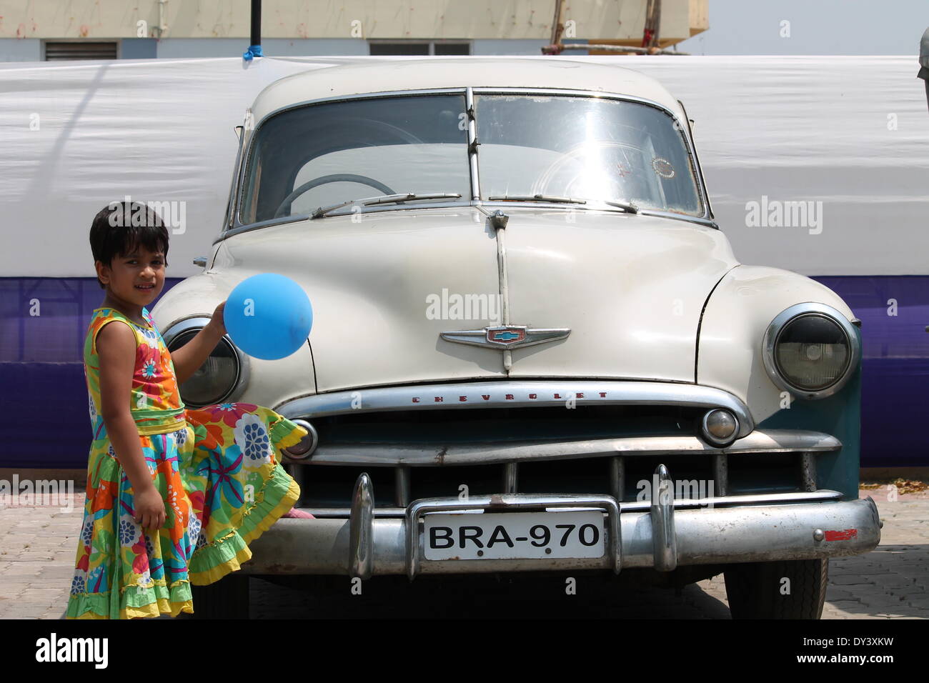 Bankpore, Patna, Bihar, Indien, 6. April 2014. Patna erlebt das 3. Jahrgang & Classic Car Event im Bankpore Club. Es war ein Vergnügen zu beobachten, die Vintage & Classic Veranstaltung Rollen auf der Straße und man bekam Einblick in vergangener Jahre. Die Autos waren auf Anzeige von 1919 bis 1960 hergestellt wurde. Bildnachweis: Rupa Ghosh/Alamy Live-Nachrichten. Stockfoto