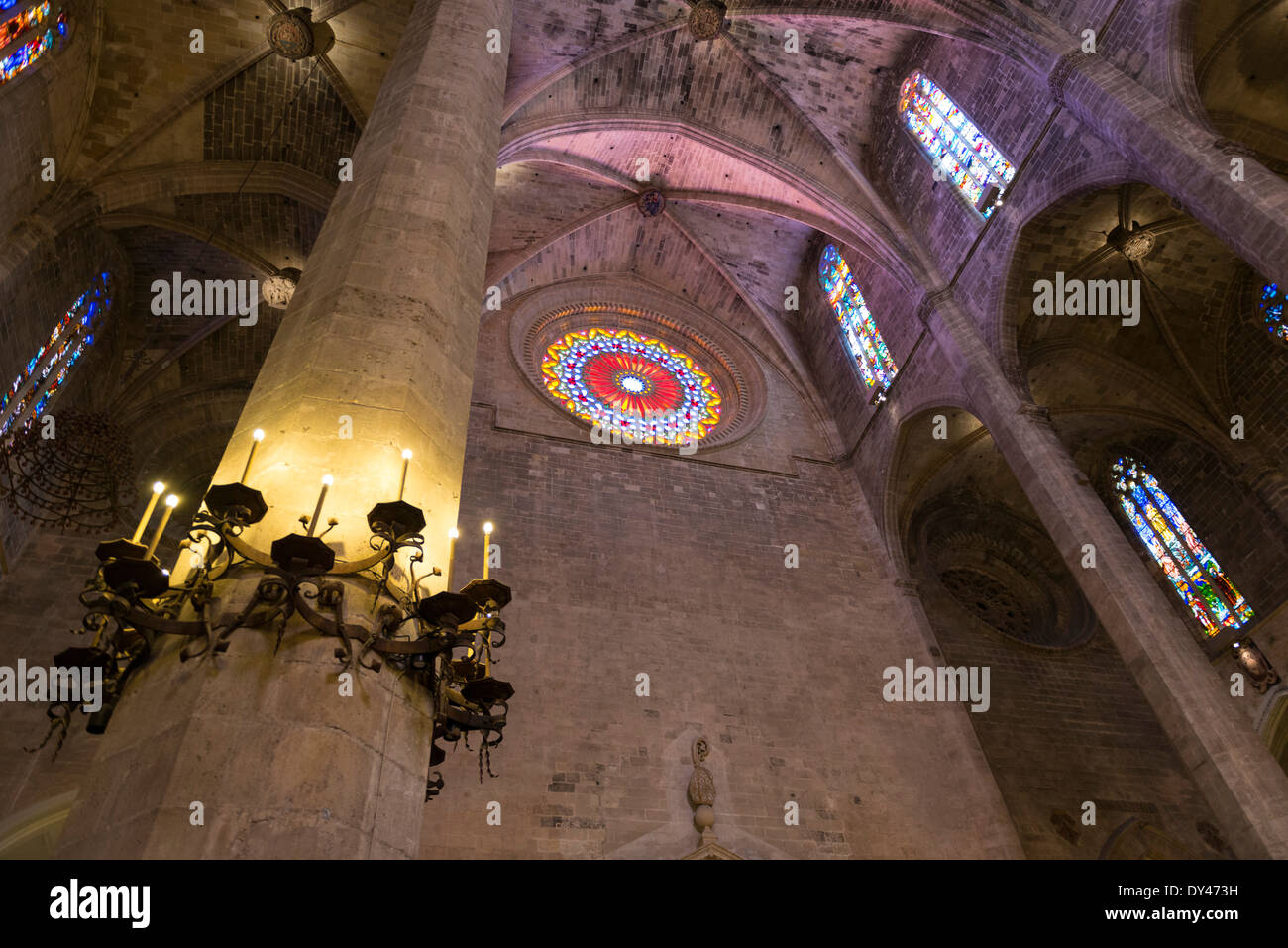 Innenraum der Kathedrale von Santa Maria von Palma (La Seu) in Palma De Mallorca (Mallorca) Stockfoto